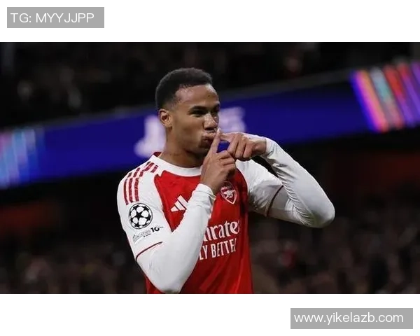 足球赛场上的怒火与争锋：球星愤怒瞬间的背后故事与情感爆发