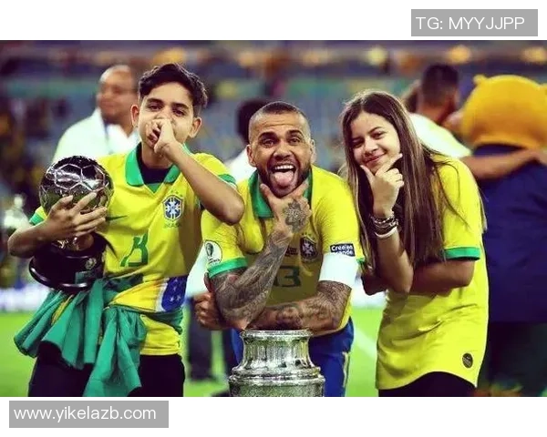 身高一米七的足球球星们如何突破身高局限成就辉煌职业生涯